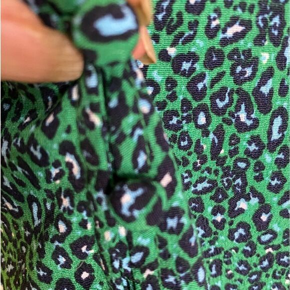 NWT Sanctuary Noell Green Blouse Leopard Print Chiffon Office Casual Corpcore - Picture 9 of 15